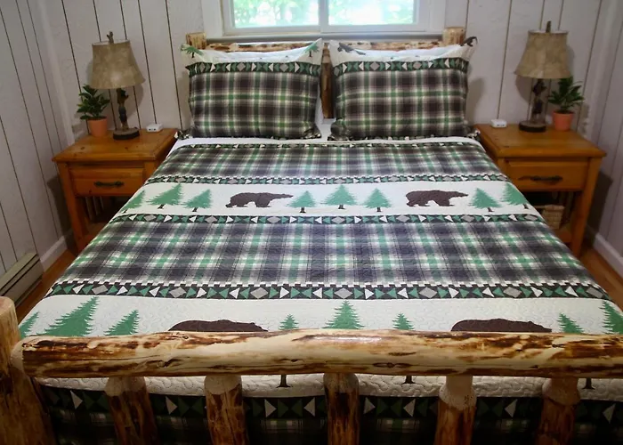 Escape To A 3-Bedroom Cabin In Lower Catskills